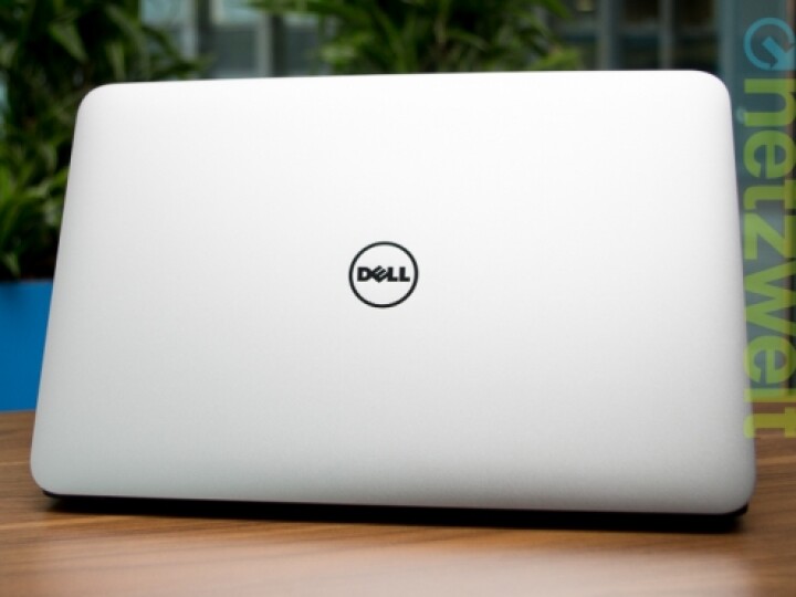 Die Front des XPS 13 besteht nach wie vor aus robustem Aluminium. Beim Unterboden kommt Kohlefaserstoff zum Einsatz.