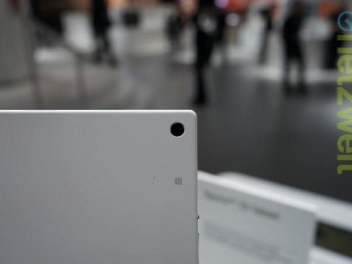 Die Kamera auf der Rückseite löst mit acht Megapixeln auf.
