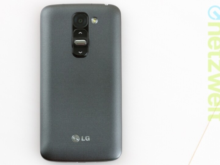 Das LG G2 mini bietet ein großes Display, ist aber dennoch kompakt gebaut.