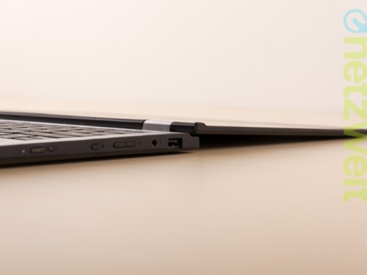So und noch viel weiter: Der Touchscreen des Lenovo Yoga 2 11 lässt sich um bis zu 360 Grad klappen...