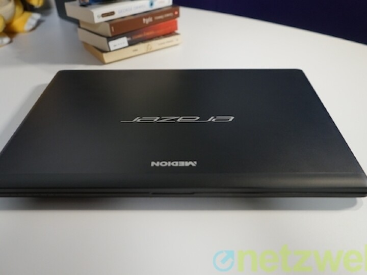 Unterm Strich kann das Gaming-Notebook von Medion vor allem durch ein gutes Preis-Leistungs-Verhältnis und ordentliche Leistung punkten.