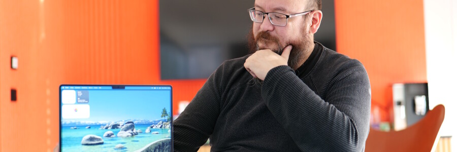 Apple MacBook Pro 14 M5 Teaser