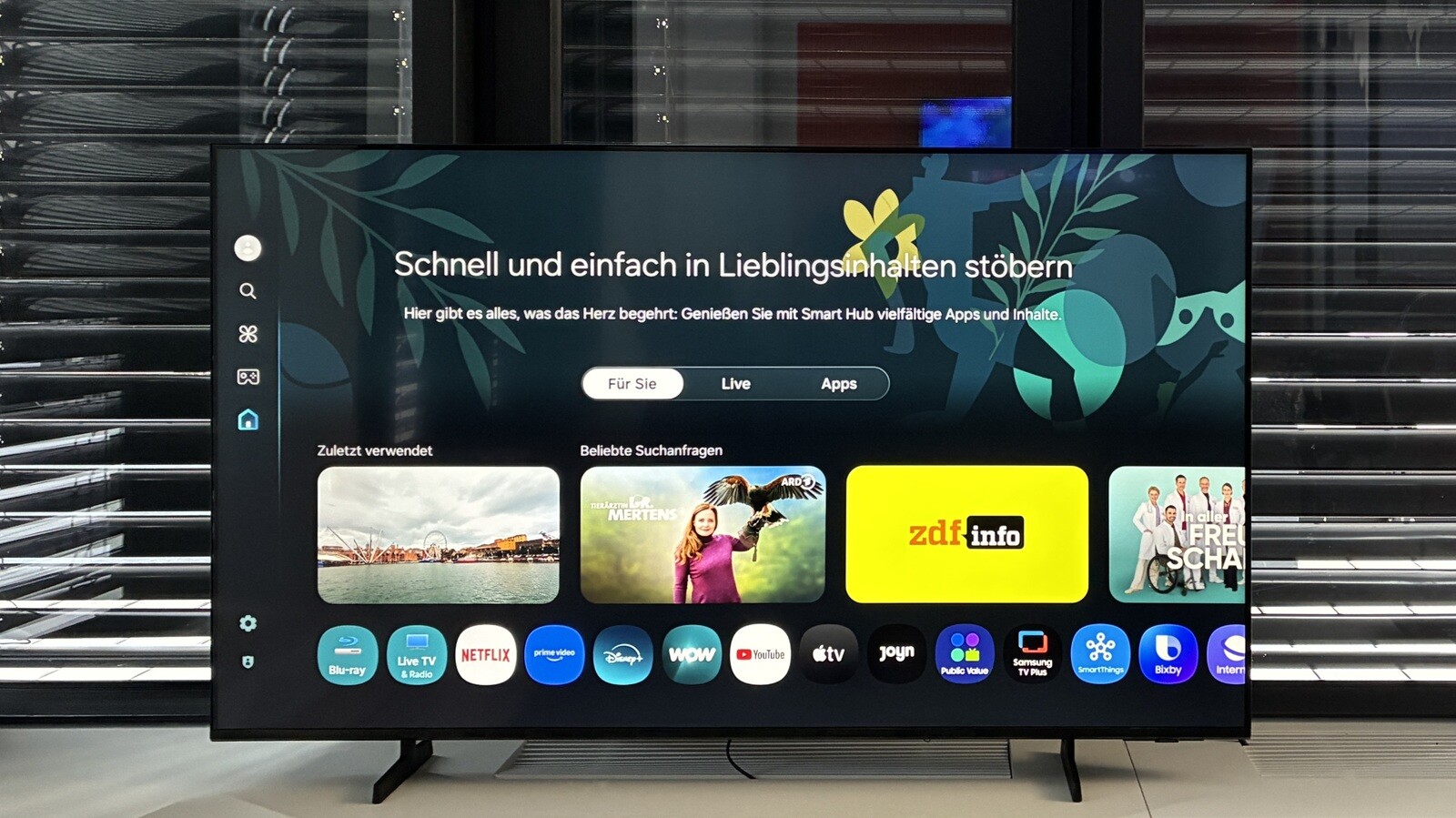 Der Samsung U8079F bietet die gleichen umfassenden Streaming-Möglichkeiten wie teurere Modelle.