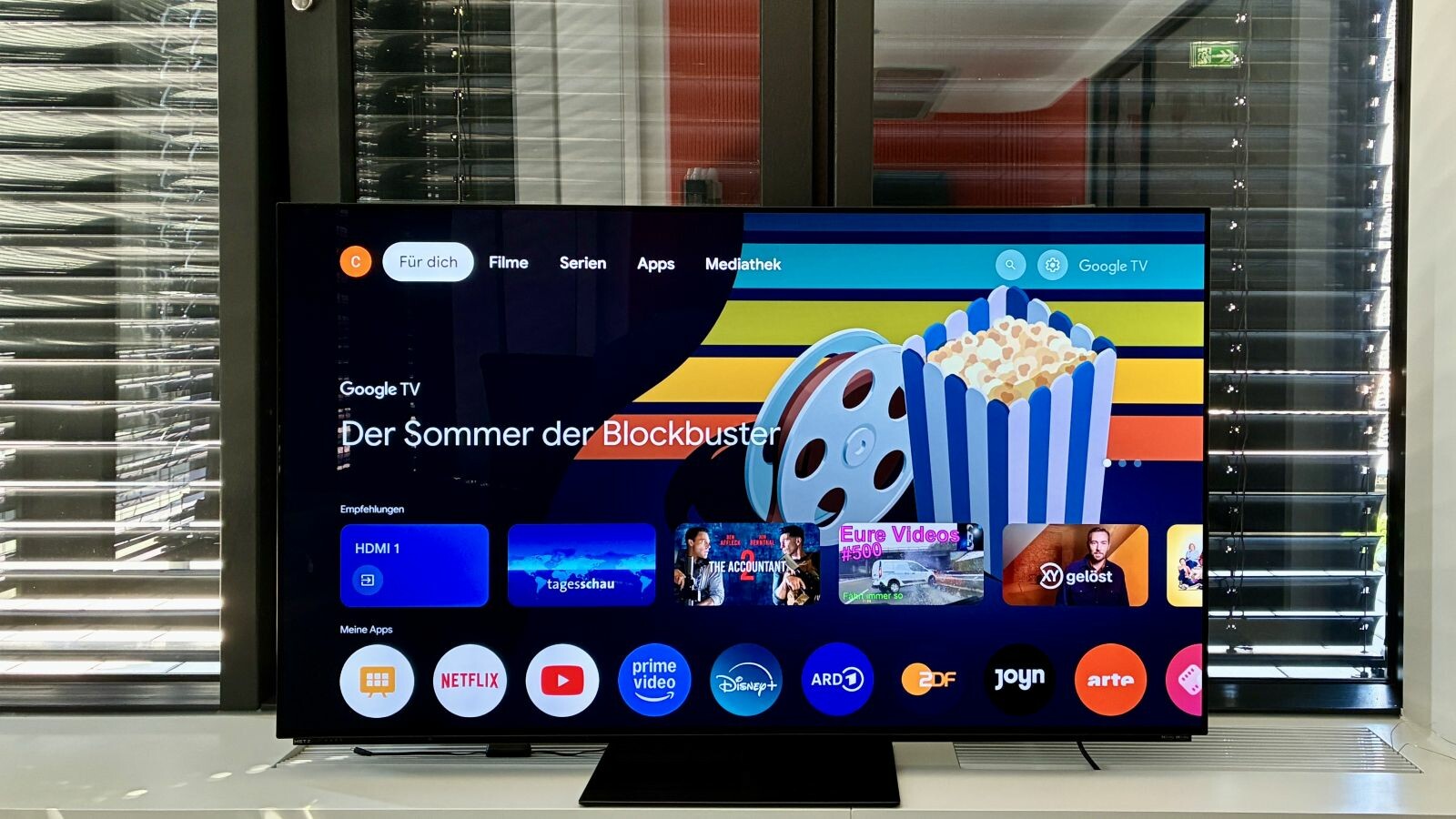 Die getesteten Fernseher von Metz (Bild), Philips, Sony und TCL laufen auf dem Android Betriebssystem mit Google TV Startbildschirm.