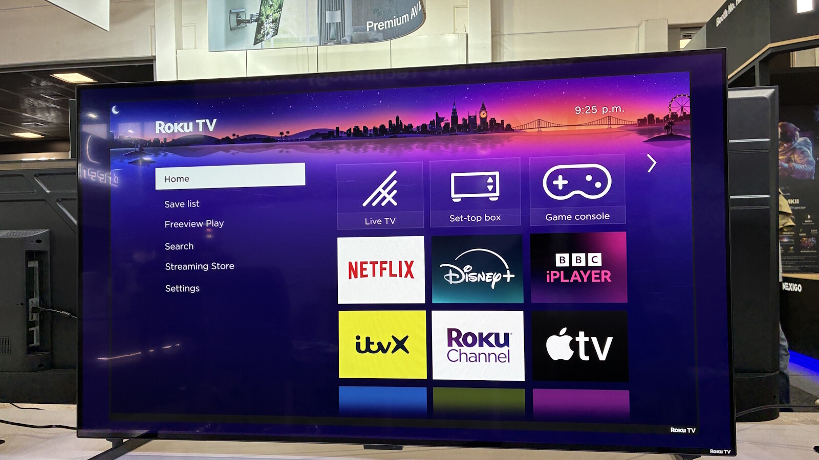 Mit Roku TV bietet der KTC OLED55S5 praktisch alle gefragten Streaming-Apps.