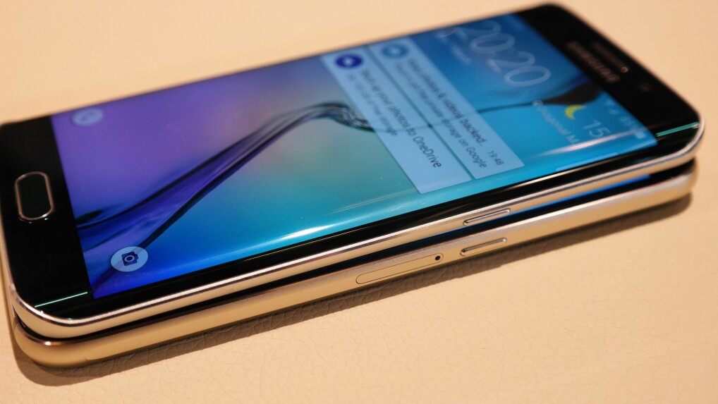 Samsung Galaxy S6 Edge Schaltet Sich Aus Galaxy S6 vs. S6 Edge: So unterscheiden sich die Samsung-Smartphones