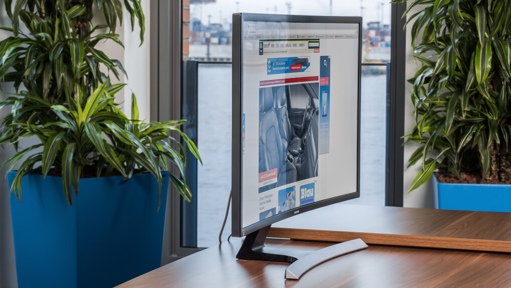 Samsung S32E590C im Test Zwei CurvedMonitore für unter 900 Euro