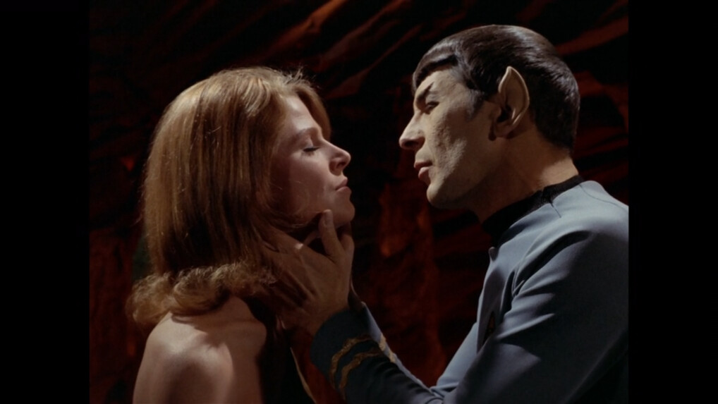 Spock as Casanova: Spock had something going on with these women - image 7 of 7