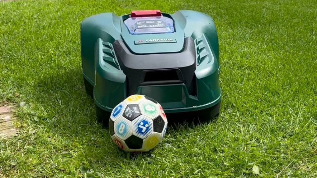 Der LidlMähroboter Parkside 20 V PMRA 20Li B2 im Test Das kann der