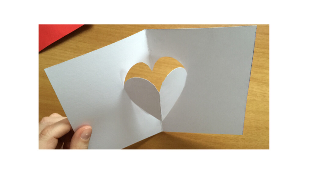 DIY - Haz tu propia tarjeta de San Valentín con efecto 3D - Imagen 8 de 11