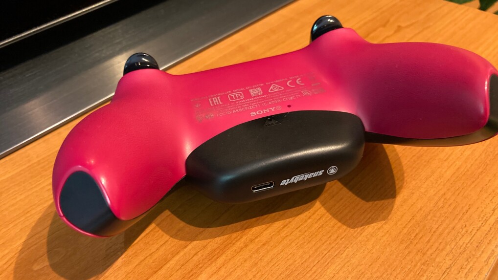 Snakebyte Headset:Adapter 5 BT – Adattatore Bluetooth 5.0 Per PS5 Con Autonomia 18h, Microfono, Controllo Volume E Mute
