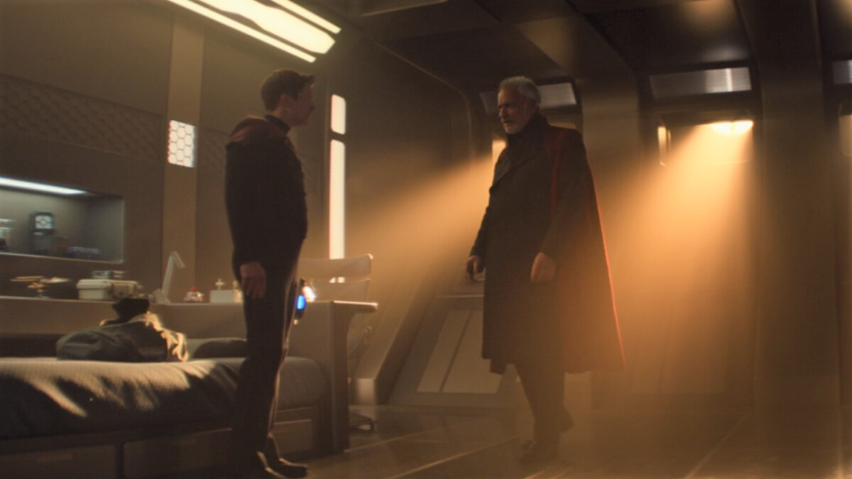 Star Trek Picard: En la escena post-créditos de la temporada 3, Jack Crusher (Ed Speleers) conoce a Q (John de Lancie).