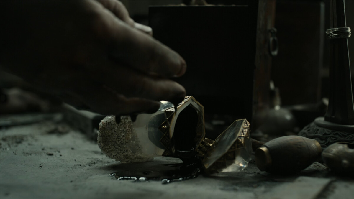 The Lord of the Rings - The Rings of Power Season 2: Celebrimbor unknowingly used blood instead of mithril.