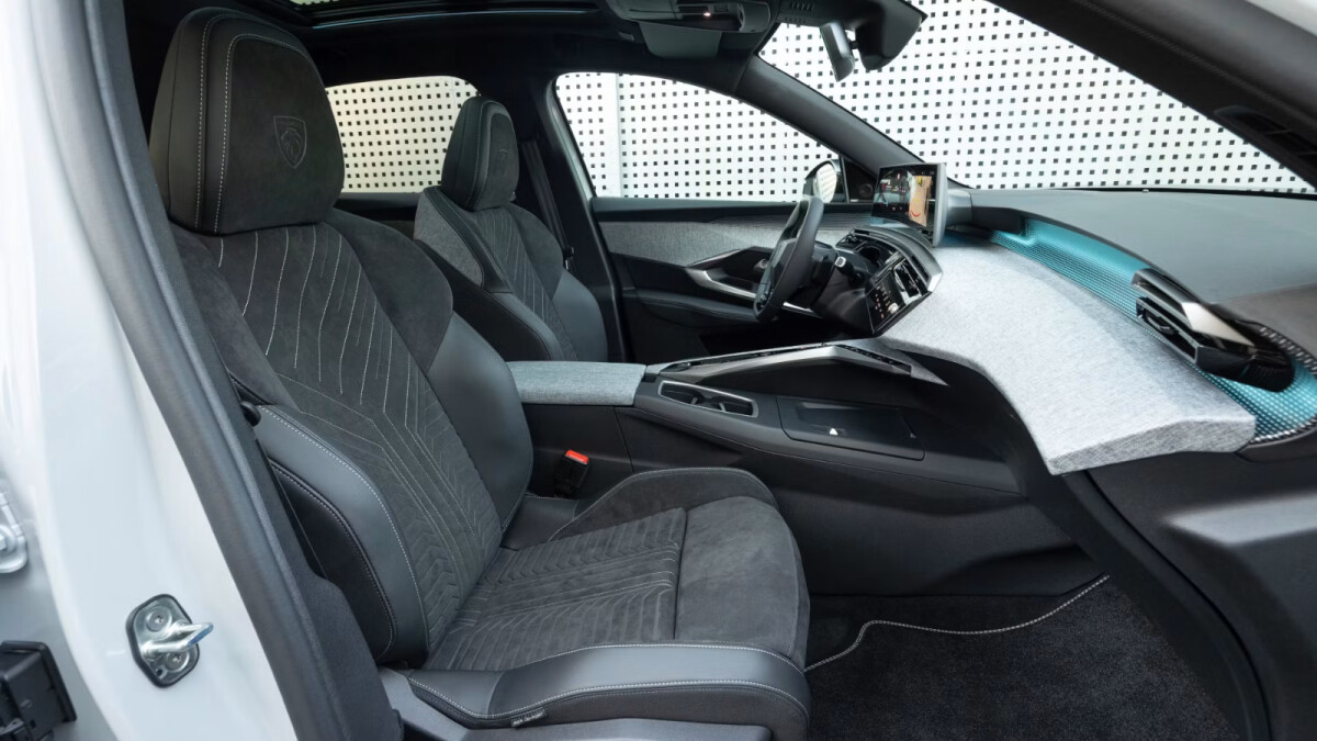 Laut mehreren Testberichten punktet der Peugeot 3008 nicht nur mit seinem Design, sondern auch mit hohem Fahrkomfort und einer hochwertigen Verarbeitung.