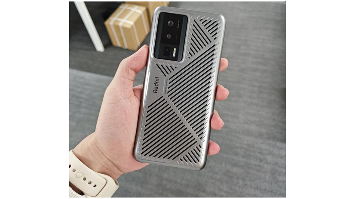 Für das Redmi K60 hat Xiaomi ein spezielles Kühlcase entwickelt.