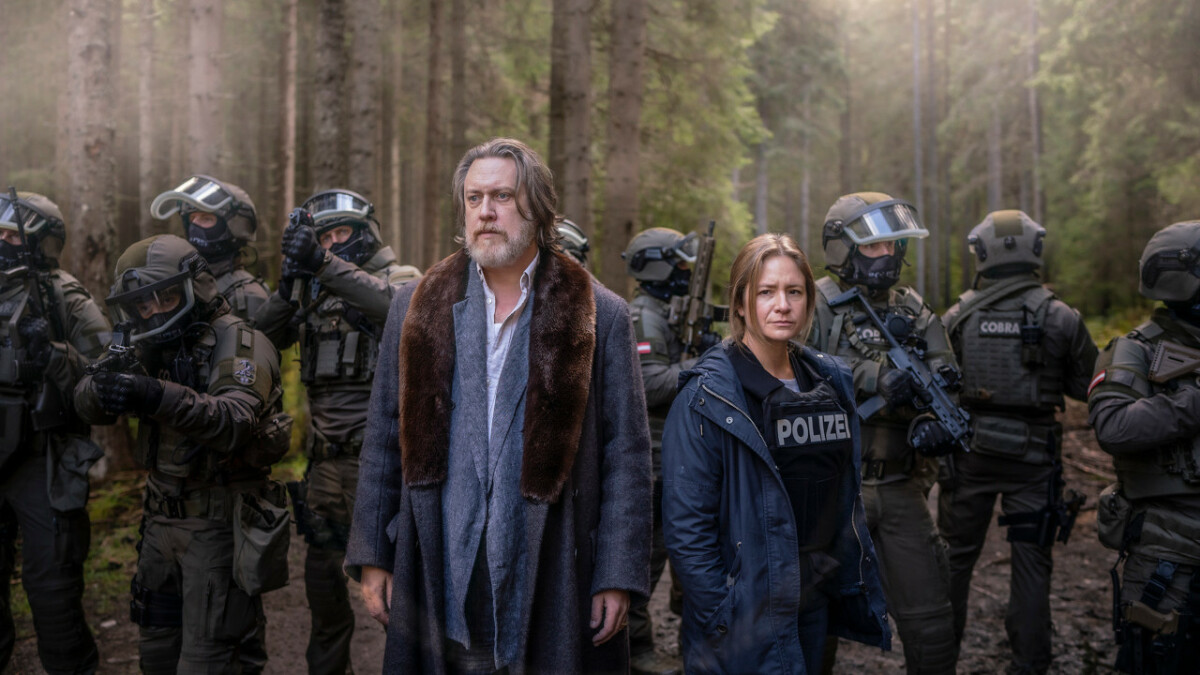 En la tercera temporada de "El pasaporte" Ellie Stocker y Gedeon Winter deben atrapar a un asesino en serie que está matando en Alemania y Austria.