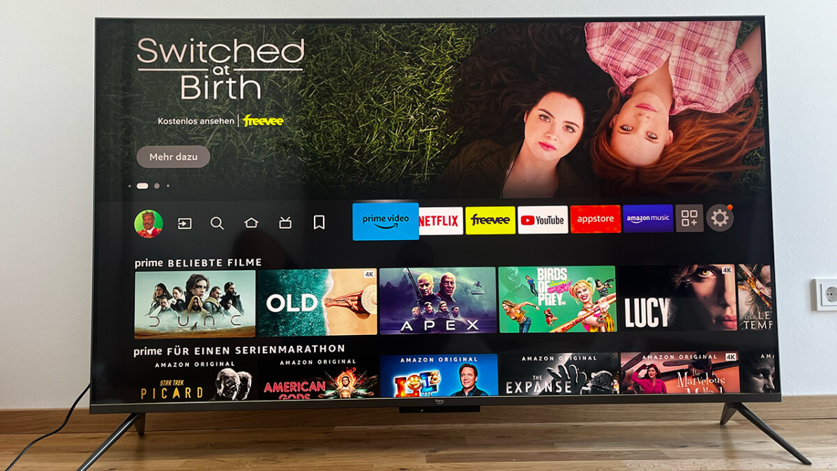 La interfaz de usuario de Fire TV Omni QLED ya está familiarizada con los dispositivos de TV de Amazon.  Al parecer, el botón gratis aún no está disponible en la interfaz de televisión.