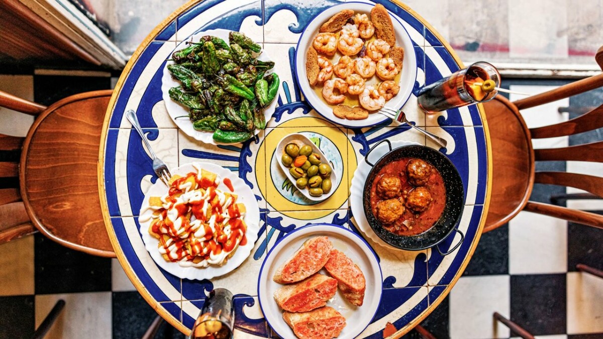 Lors de votre croisière AIDA, vous profiterez d'une large gamme de plats et de plats traditionnels.