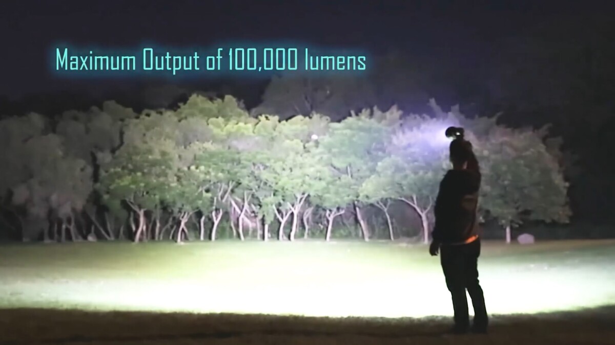 Grâce à une puissance lumineuse de 100 000 lumens, vous pouvez transformer la nuit en jour.