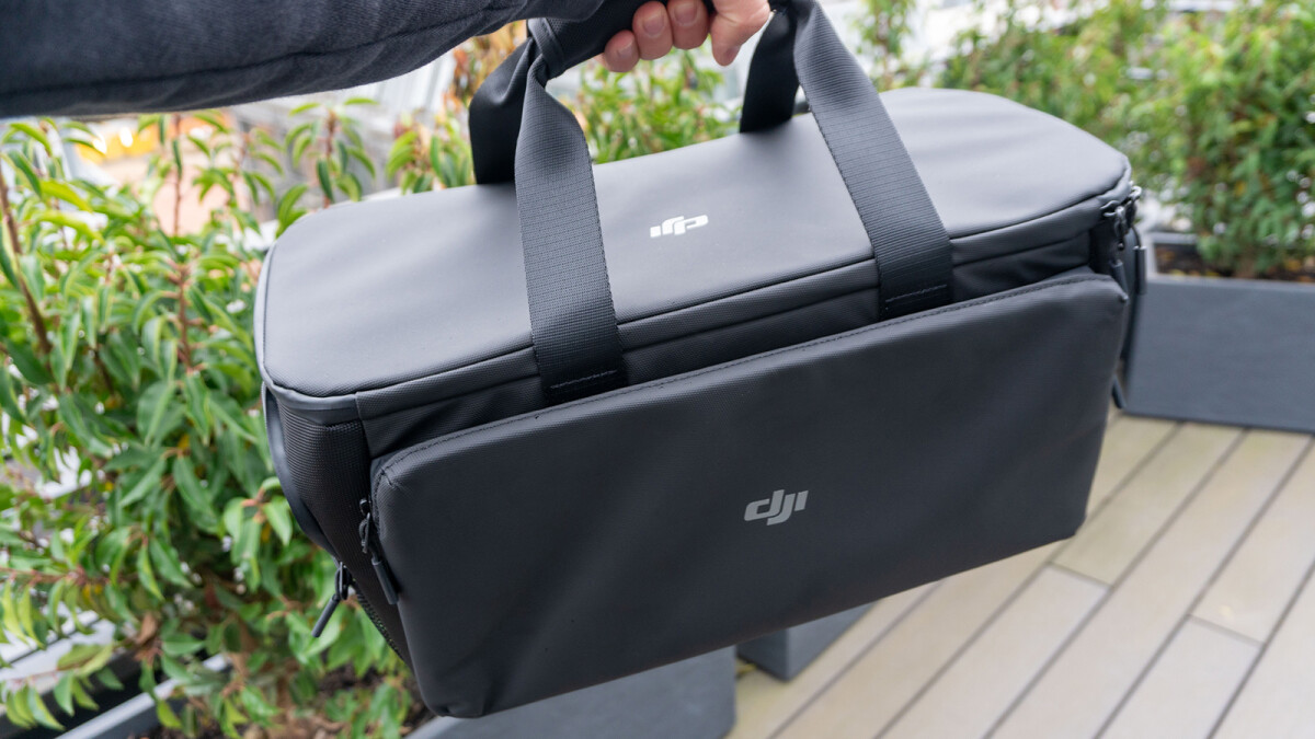 The DJI Power 1000's optional carrying case lacks a shoulder strap.