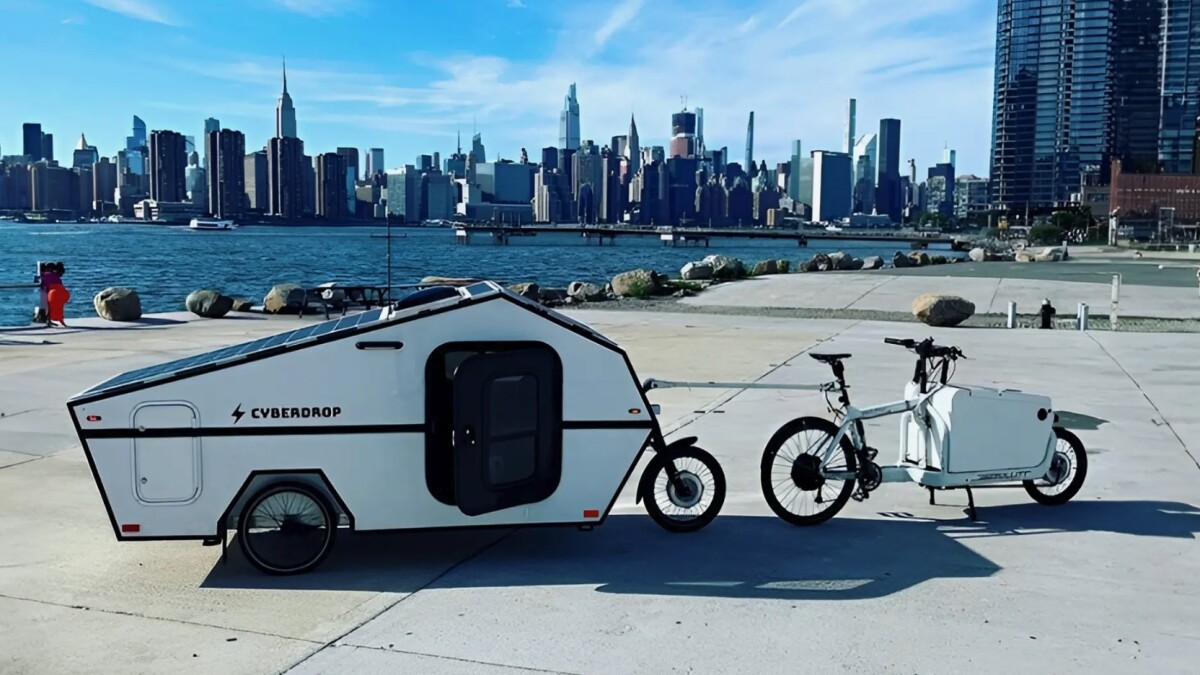 Con propulsión propia y un interior muy espacioso: la caravana de bicicletas eléctricas Cyberdrop.