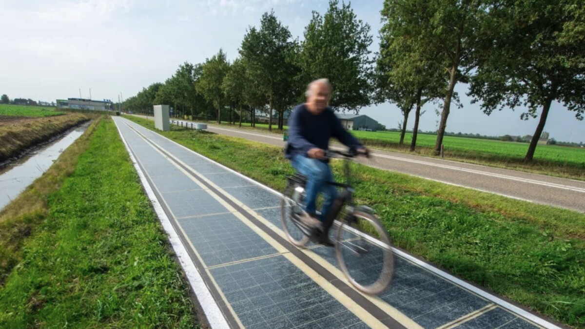 Die PV-Module sind für besseren Grip angeraut und nur wenige Milliumeter dick.