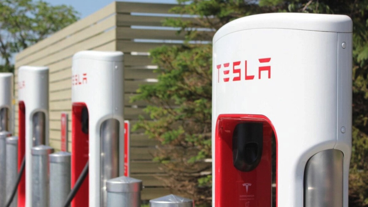 Anyone who has an electric car can charge for free at Tesla's Superchargers until Saturday.  No matter what kind of car it is.  It just can't be a Tesla.