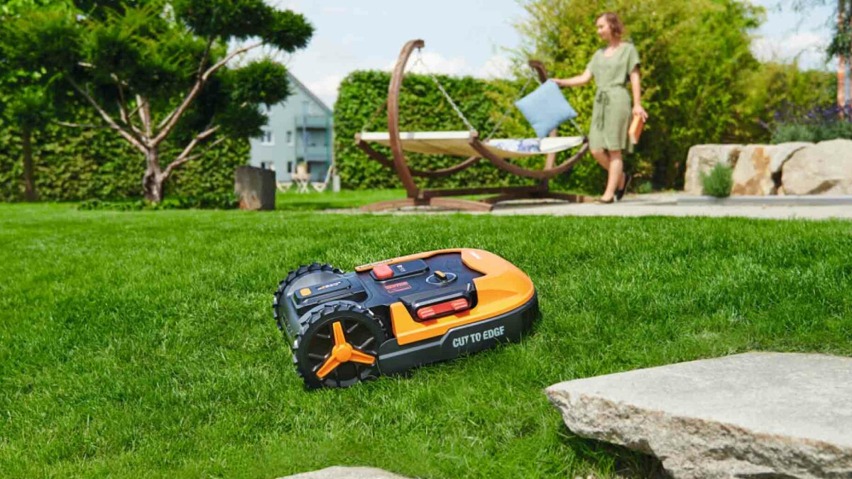 Mahroboter von Worx Dieser Handler schenkt euch die passende Garage NETZWELT