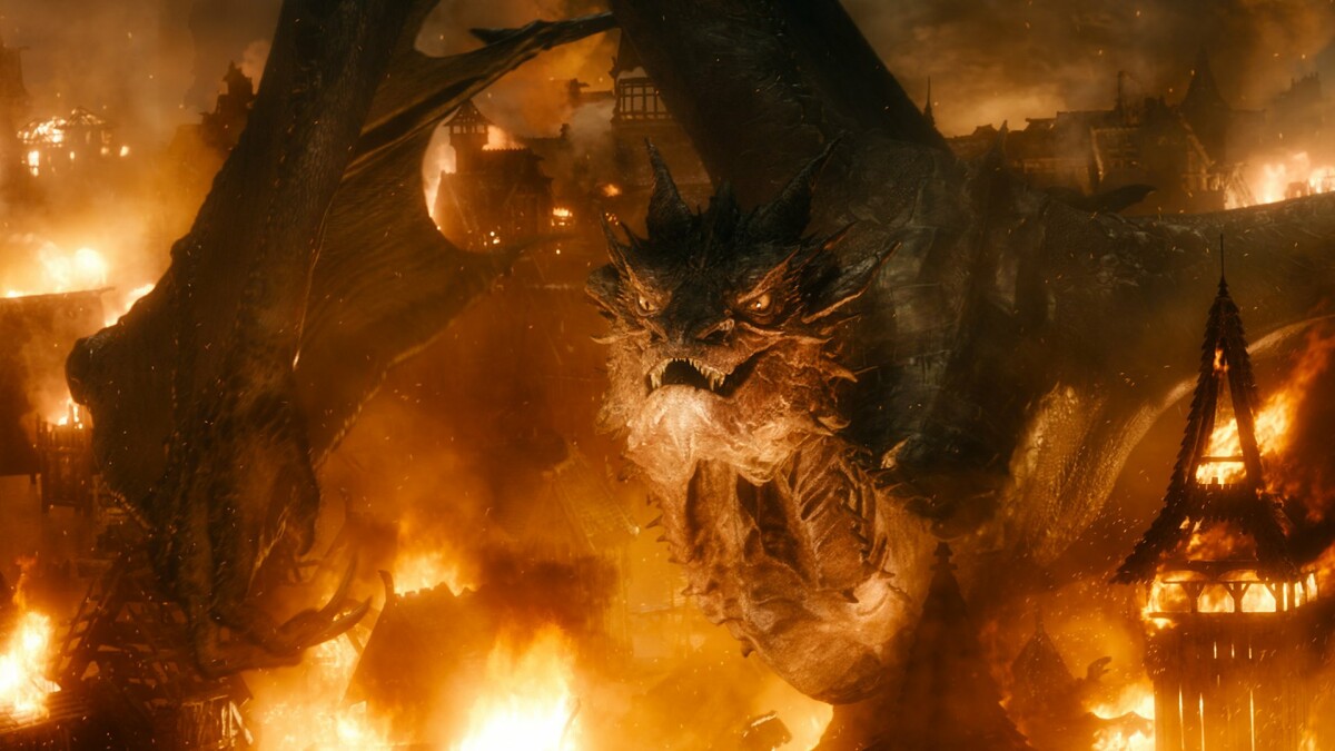 El señor de los anillos - Smaug (Benedict Cumberbatch) en "El Hobbit: La Batalla de los Cinco Ejércitos".