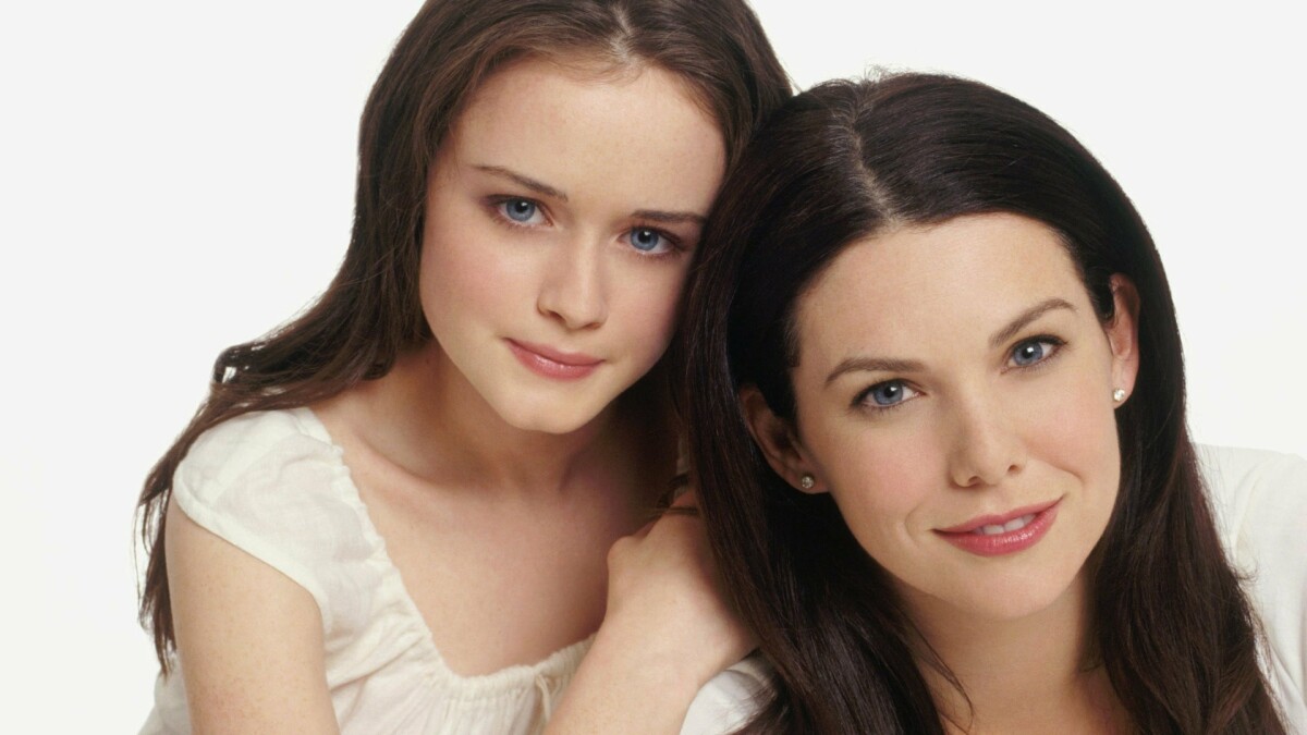 Gilmore Girls: Alexis Bledel and Lauren Graham as Rory and Lorelai Gilmore.