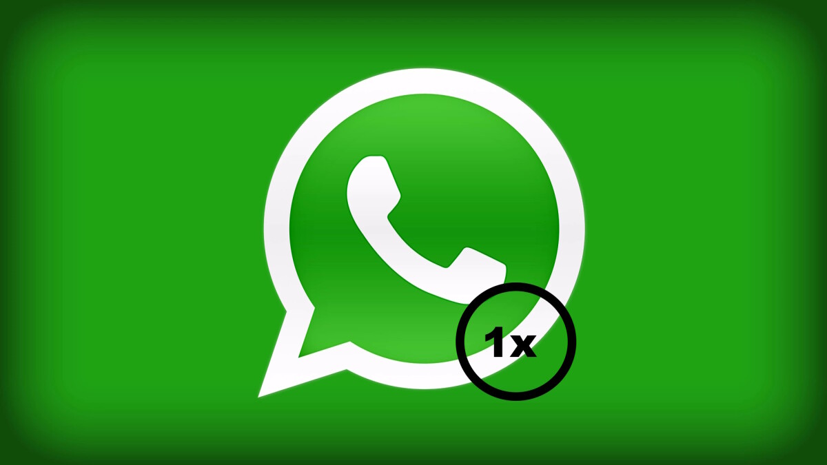 With the 1x button, WhatsApp simplifies the process of zooming in/out using your mobile phone camera.