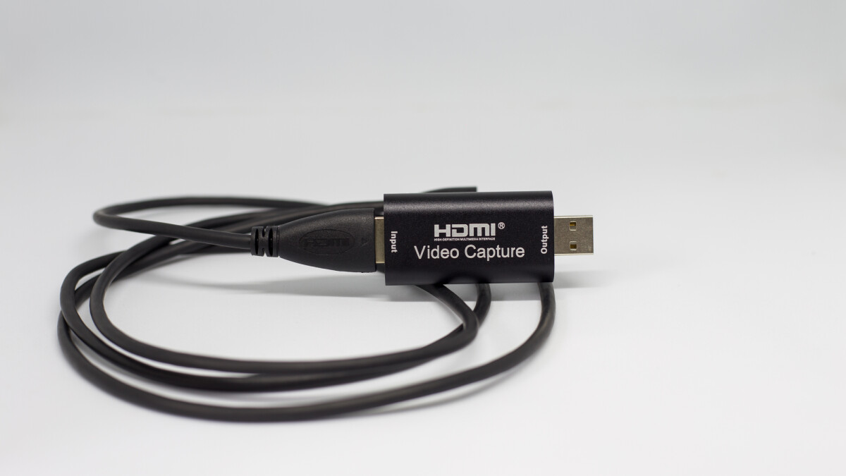 Los cables HDMI son la forma más económica y sencilla de conectar una PC y un televisor.  Solo con televisores antiguos hay que proceder de forma diferente.