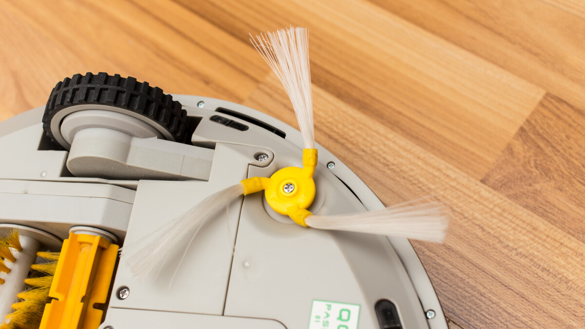 Your vacuum robot's wheels and pick-up rollers need to be maintained to perform well over time.
