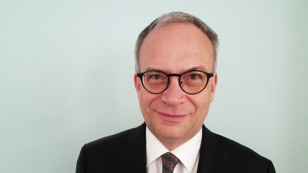 Harald Büring trabaja como autónomo para netzwelt desde abril de 2023.  Es abogado y lleva muchos años trabajando como autor autónomo en el ámbito jurídico para revistas online y en el sector impreso.  Le gusta especialmente tratar temas relacionados con el derecho informático.