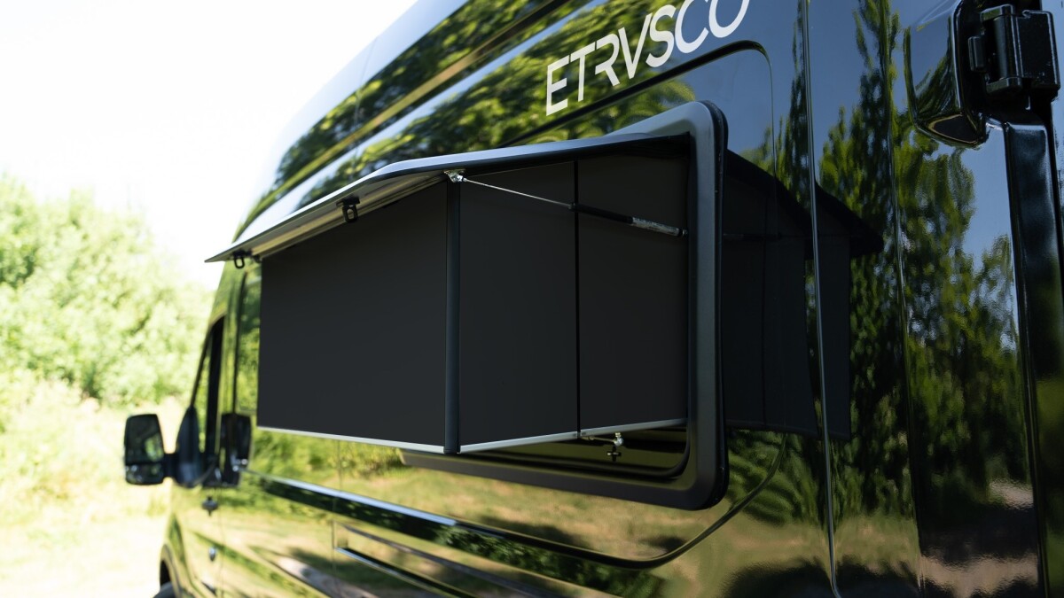Etrusco CV 600 DF 4x4: Kompakter Campervan mit riesigem Bett - dank  Fußtrick