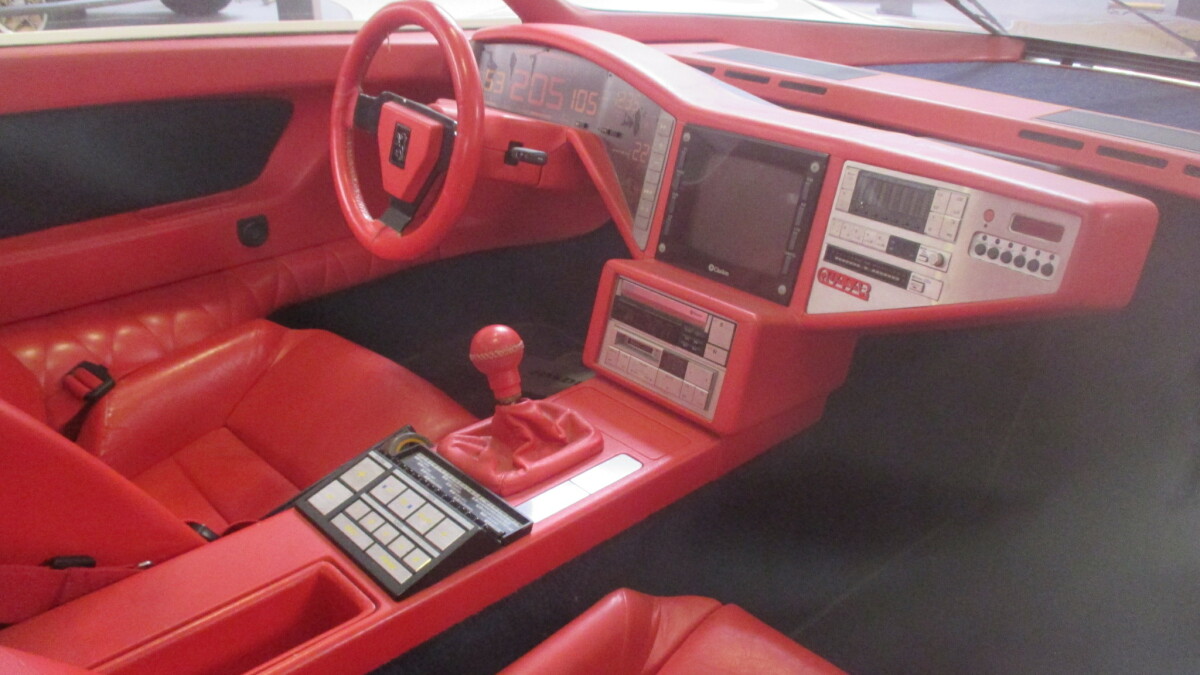 In den 1980er-Jahren traute sich Peugeot was. Der Quasar hatte einen Röhrenmonitor mit Videotext verbaut. Das Cockpit war digital.