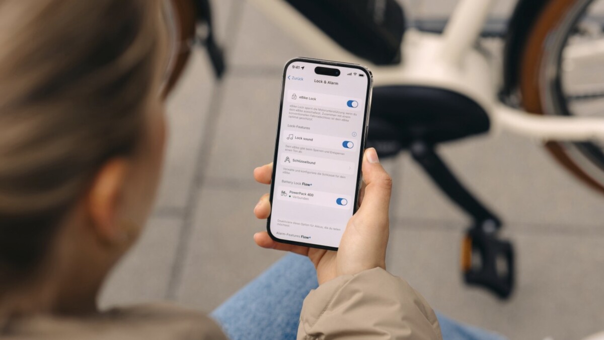 Die Battery Lock-Funktion wird per Over-the-Air-Update über die eBike Flow-App von Bosch ab Sommer 2025 bereitgestellt.