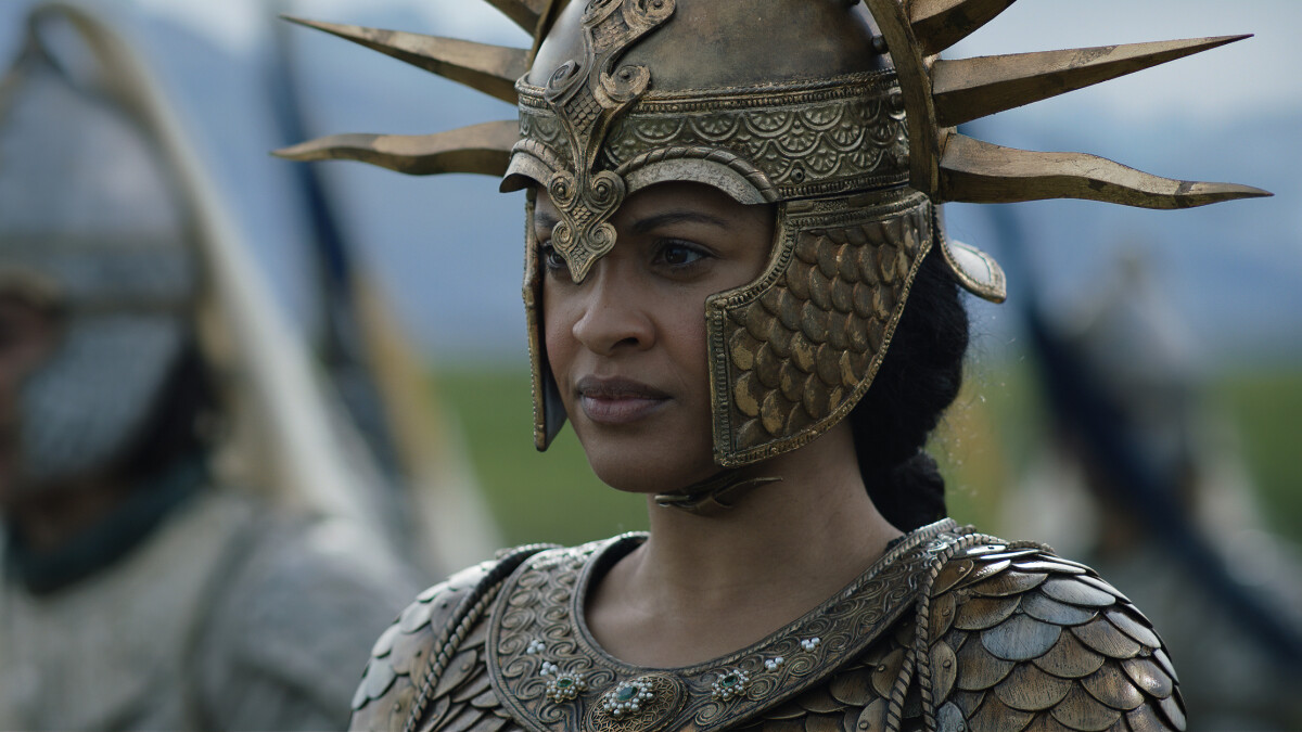 El Señor de los Anillos - Los Anillos del Poder - Episodio 6: La Reina Regente Míriel (Cynthia Addai-Robinson) no teme al campo de batalla.