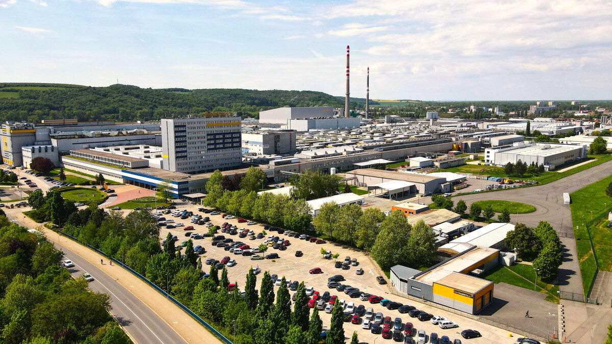 Das Continental-Reifenwerk im tschechischen Otrokovice: Bis zu 19 Millionen Pkw-Reifen pro Jahr und seit 2025 ISCC-PLUS-zertifiziert für nachhaltige Rohstoffe.