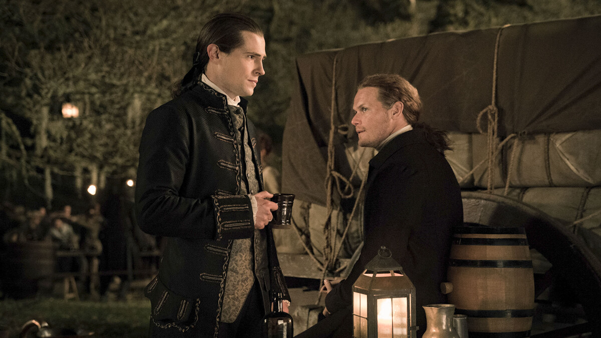 En la séptima temporada de "forasteros" los amigos Lord John Gray y Jamie se encuentran en lados opuestos de la guerra civil. 