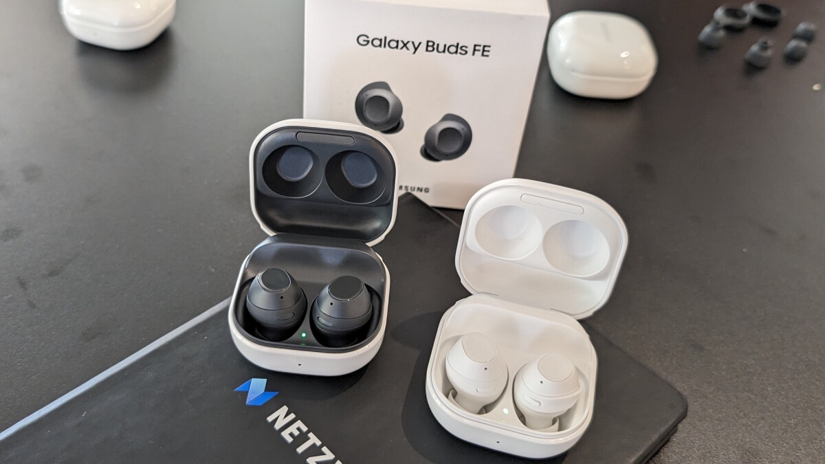 The Galaxy Buds FE are initially only available in black and white.