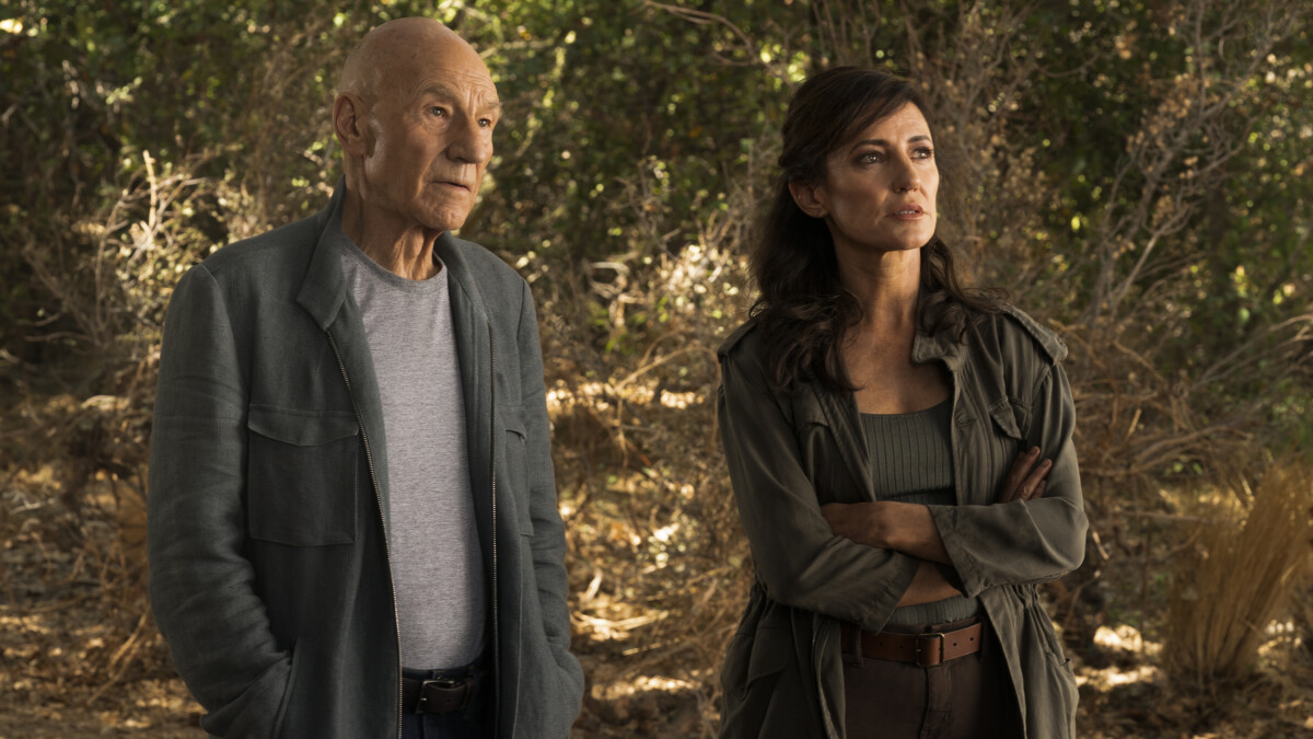 Star Trek Picard Temporada 2: En el episodio 9, Jean-Luc (Patrick Stewart) y Tallinn (Orla Brady) exploran la infancia de Jean-Luc.