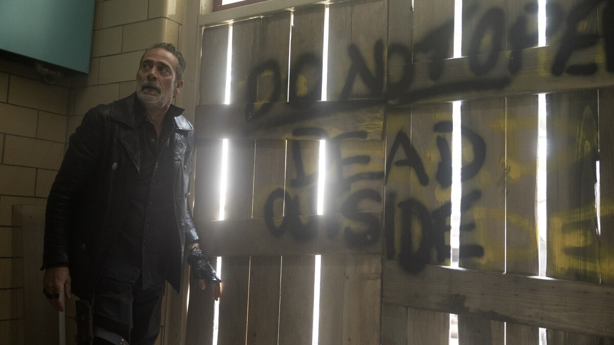 "The Walking Dead: Ciudad Muerta" rinde homenaje a la temporada 1 de "los muertos vivientes".