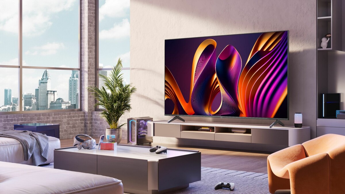Également un téléviseur intelligent solide pour les jeux : le Hisense QLED 55E77NQ Pro.