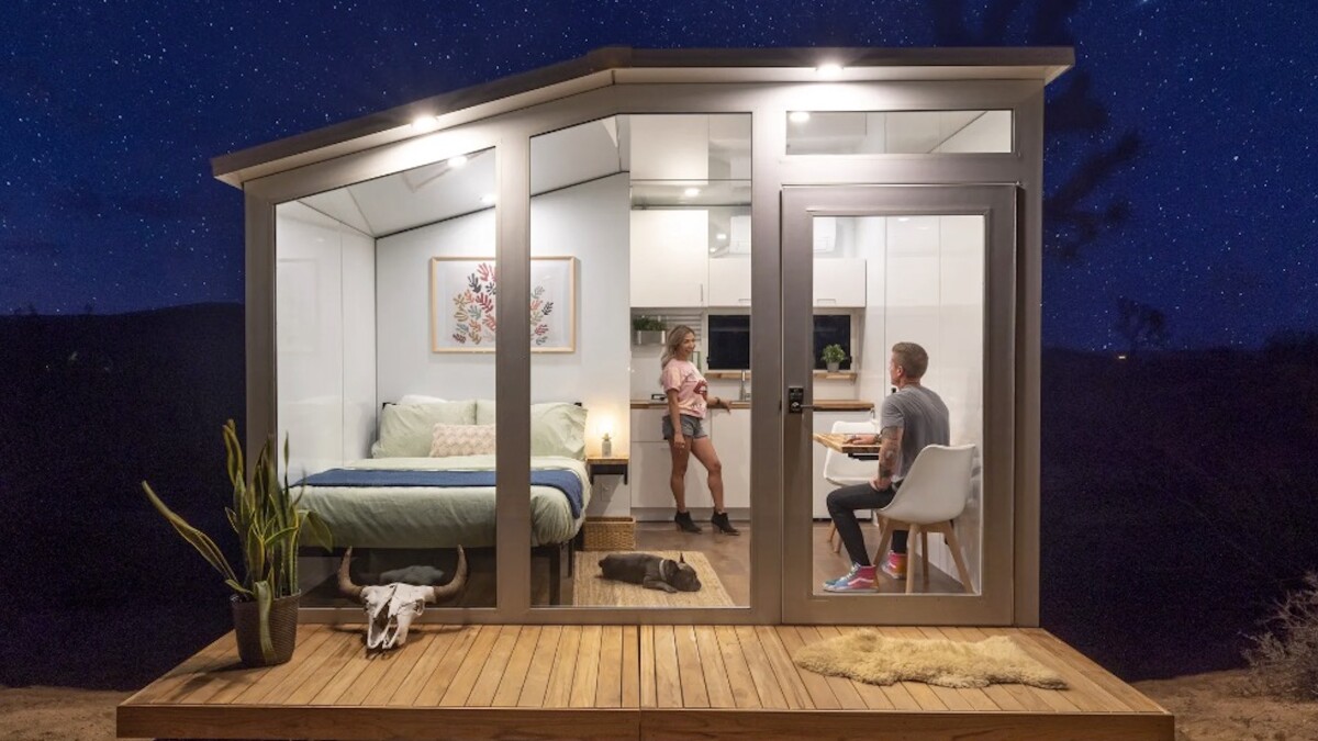 Looks cozy and costs comparatively little: Tiny House Vika One.