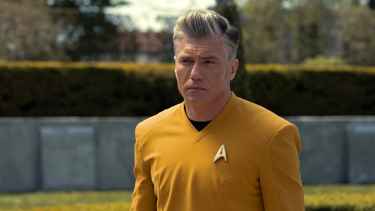 Star Trek Strange New Worlds: Anson Mount as Captain Christopher Pike