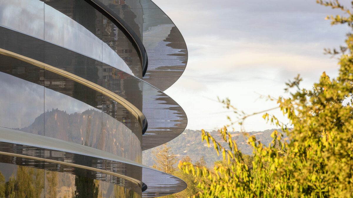 There is a chance that Apple will hold an event with visitors.