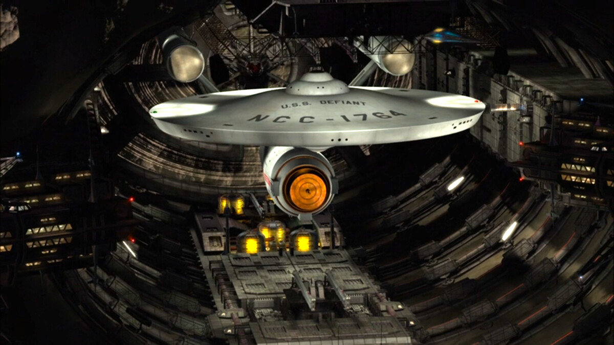 Star Trek Enterprise: Die USS Defiant aus "Raumschiff Enterprise" ist in der Zeit und ins parallele Spiegeluniversum gereist.