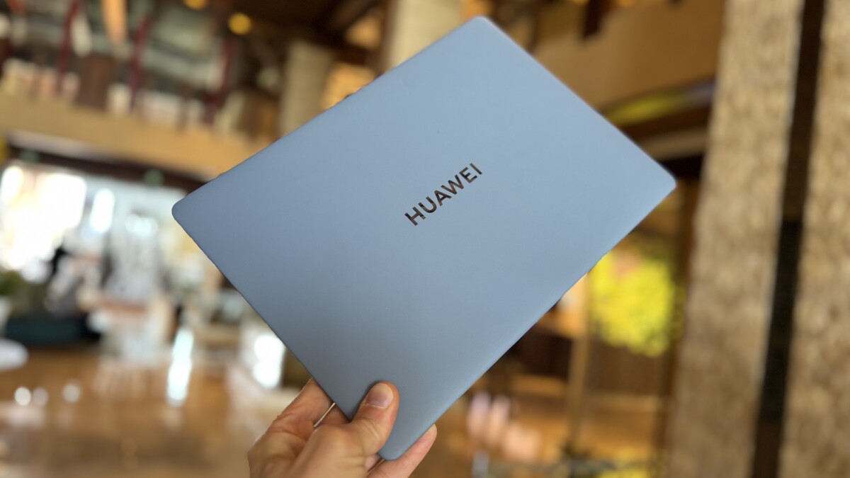 Das neue Huawei MateBook X Pro 2024 wiegt nur 980 Gramm.