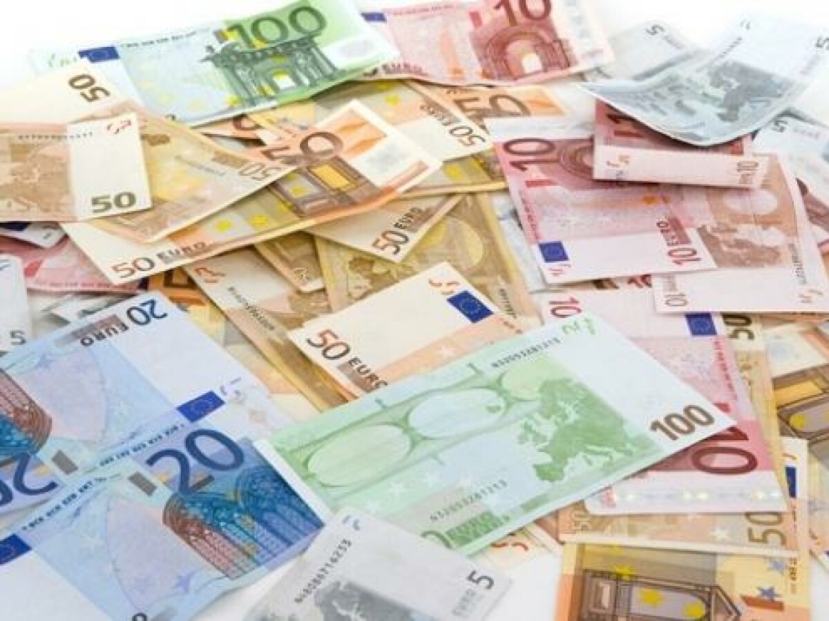 Falschgeld soll k&uuml;nftig mit einer Smartphone-App erkennbar sein.